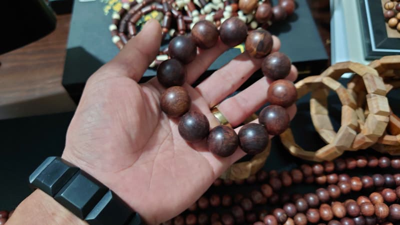 Vòng hạt gỗ